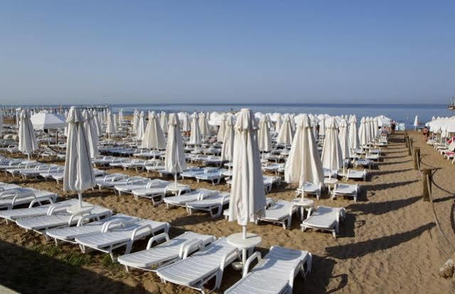 Larissa Beach Club Side Exterior photo